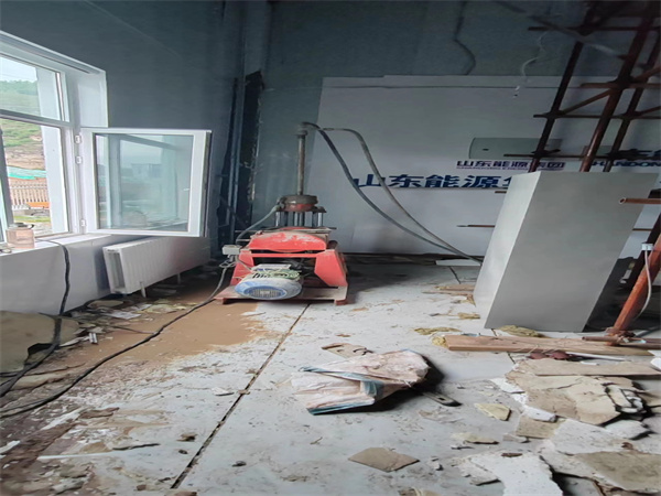 海伦地基基础下沉墙体裂缝加固注浆顶升施工